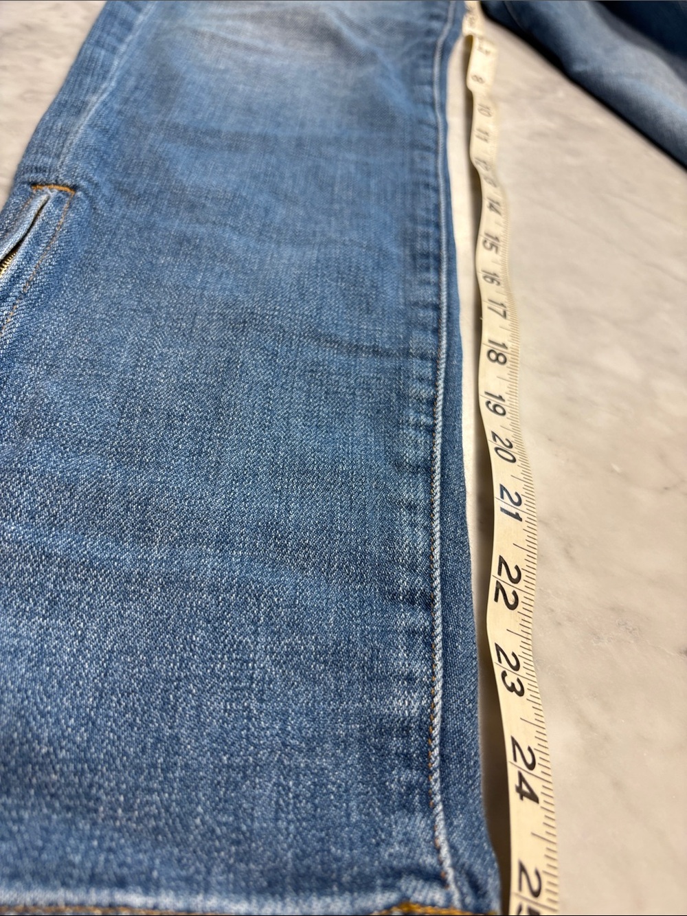 Frame jeans. - Picture 4 of 6